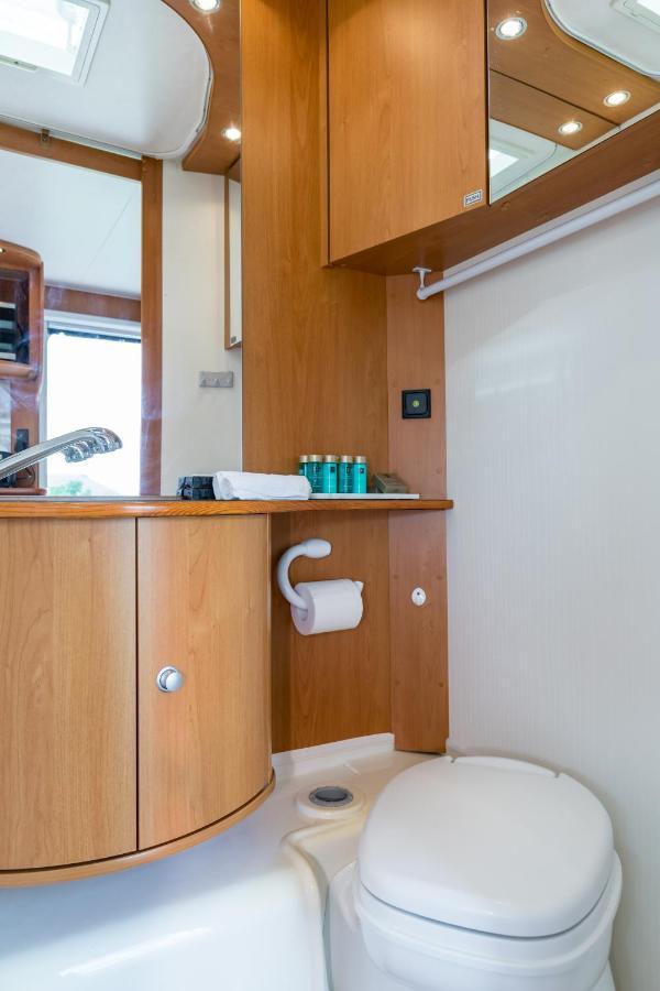 Cosy Caravan On Luxury Campsite Hulme End Dış mekan fotoğraf