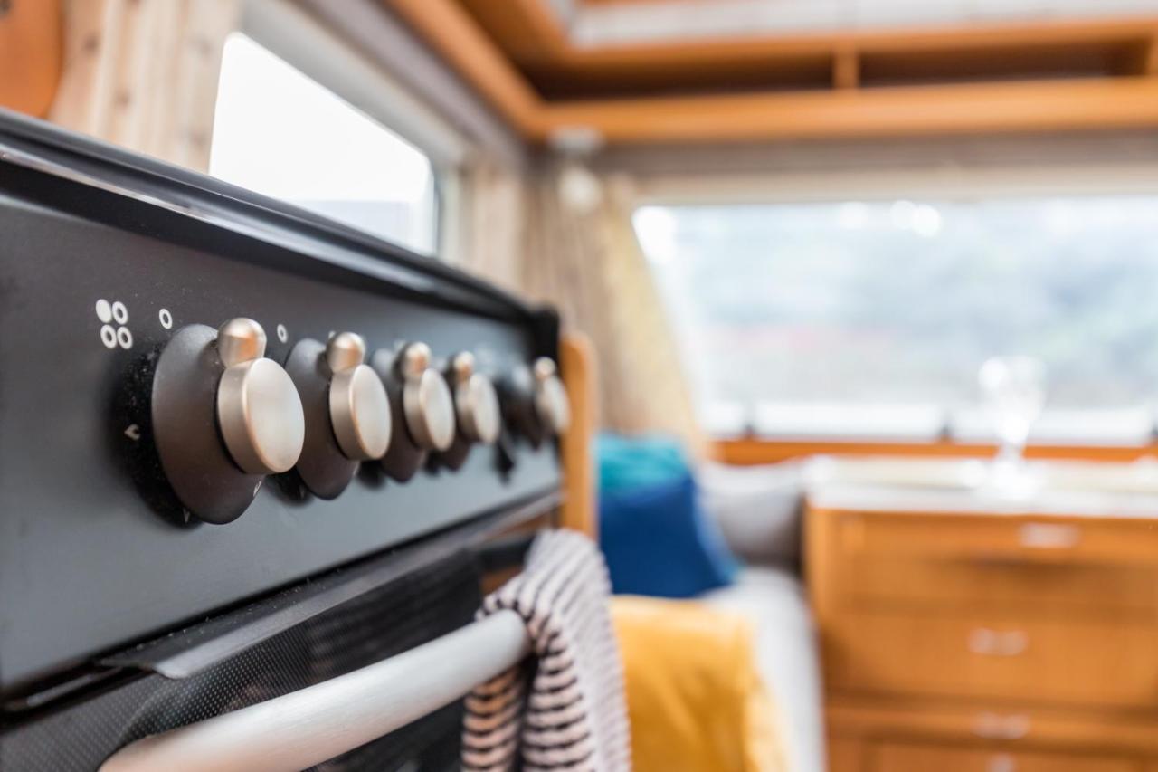 Cosy Caravan On Luxury Campsite Hulme End Dış mekan fotoğraf
