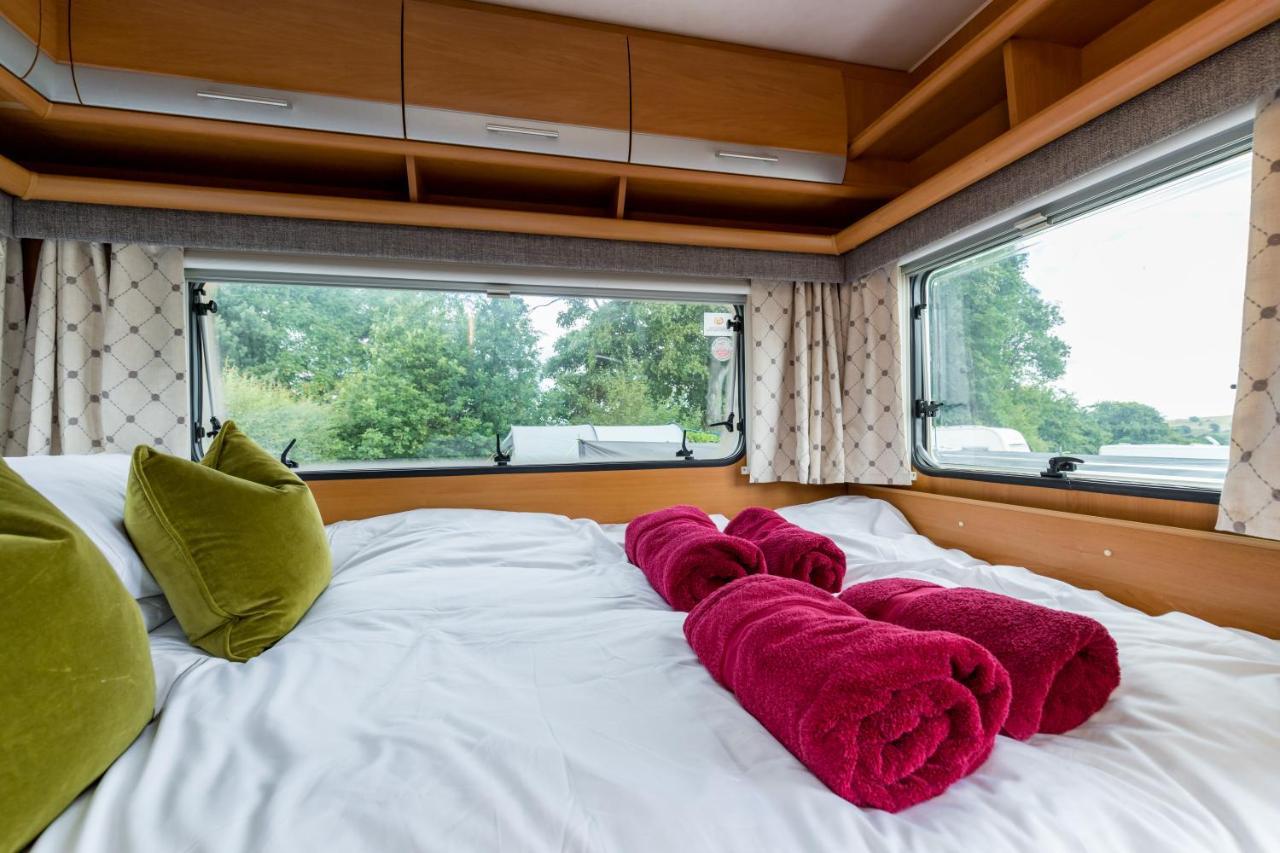 Cosy Caravan On Luxury Campsite Hulme End Dış mekan fotoğraf