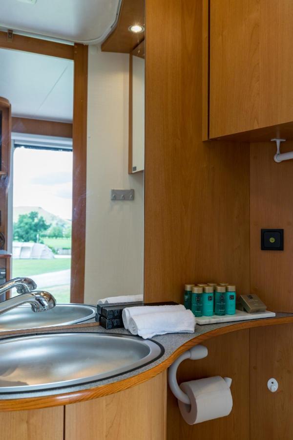 Cosy Caravan On Luxury Campsite Hulme End Dış mekan fotoğraf