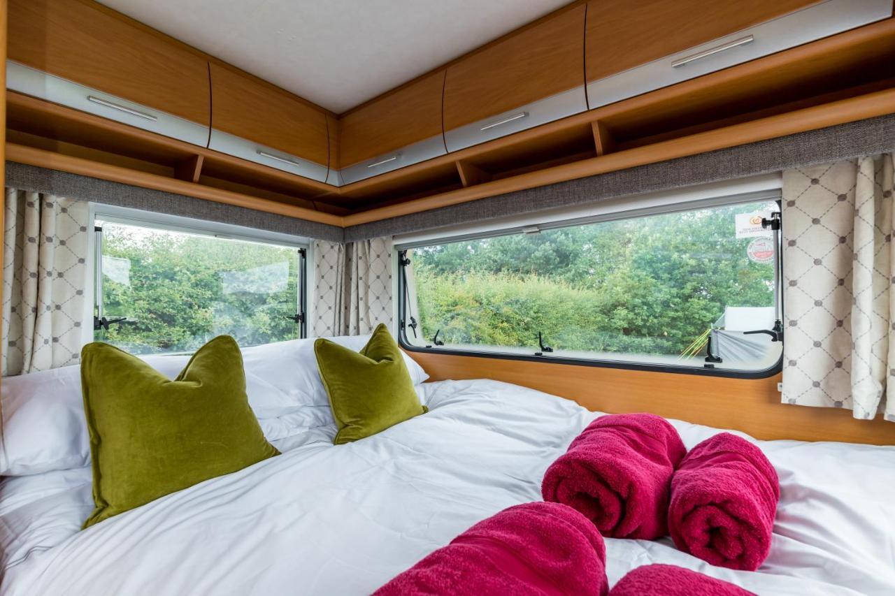 Cosy Caravan On Luxury Campsite Hulme End Dış mekan fotoğraf