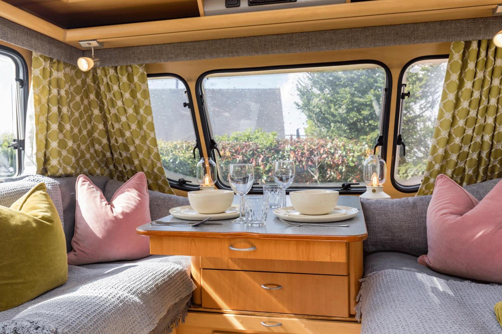 Cosy Caravan On Luxury Campsite Hulme End Dış mekan fotoğraf