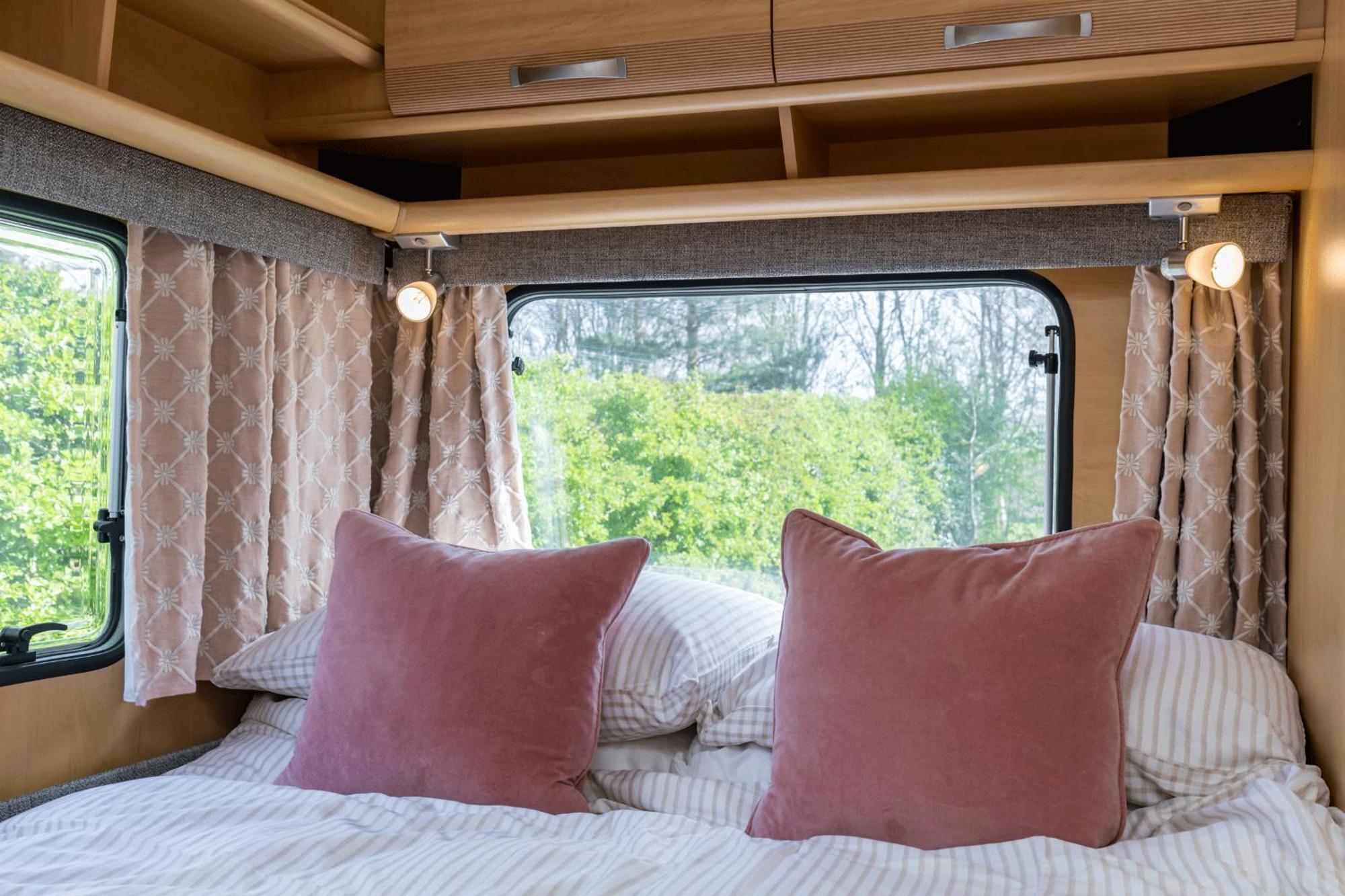 Cosy Caravan On Luxury Campsite Hulme End Dış mekan fotoğraf