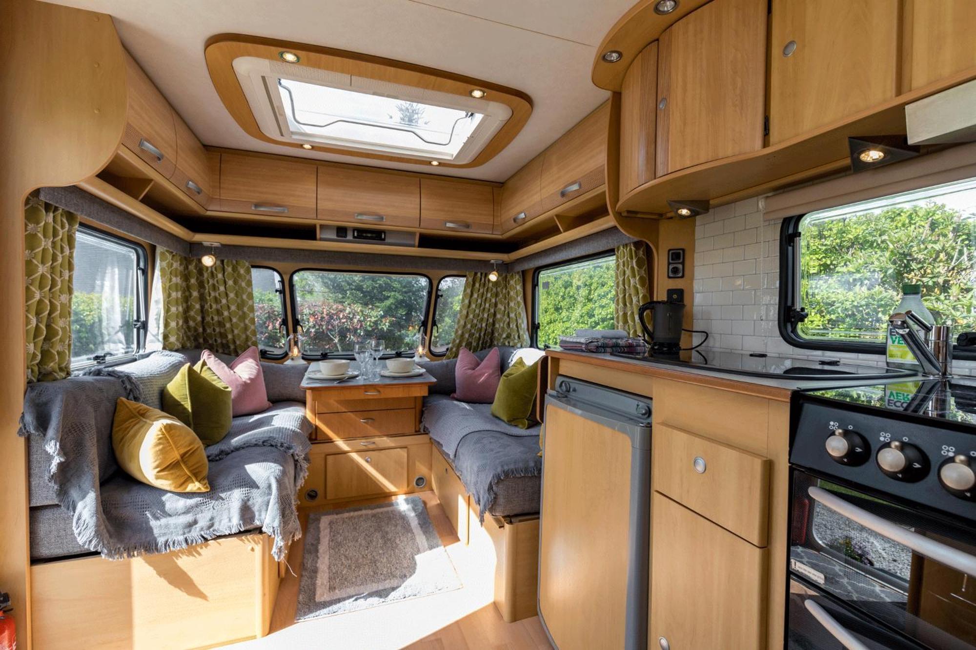 Cosy Caravan On Luxury Campsite Hulme End Dış mekan fotoğraf